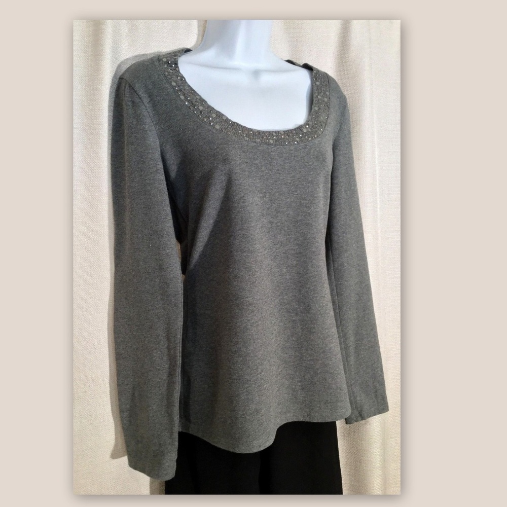 EXPRESS *Sexy Stretch* Size Medium Gray Embellished Scoop Neck Long Sleeves Top